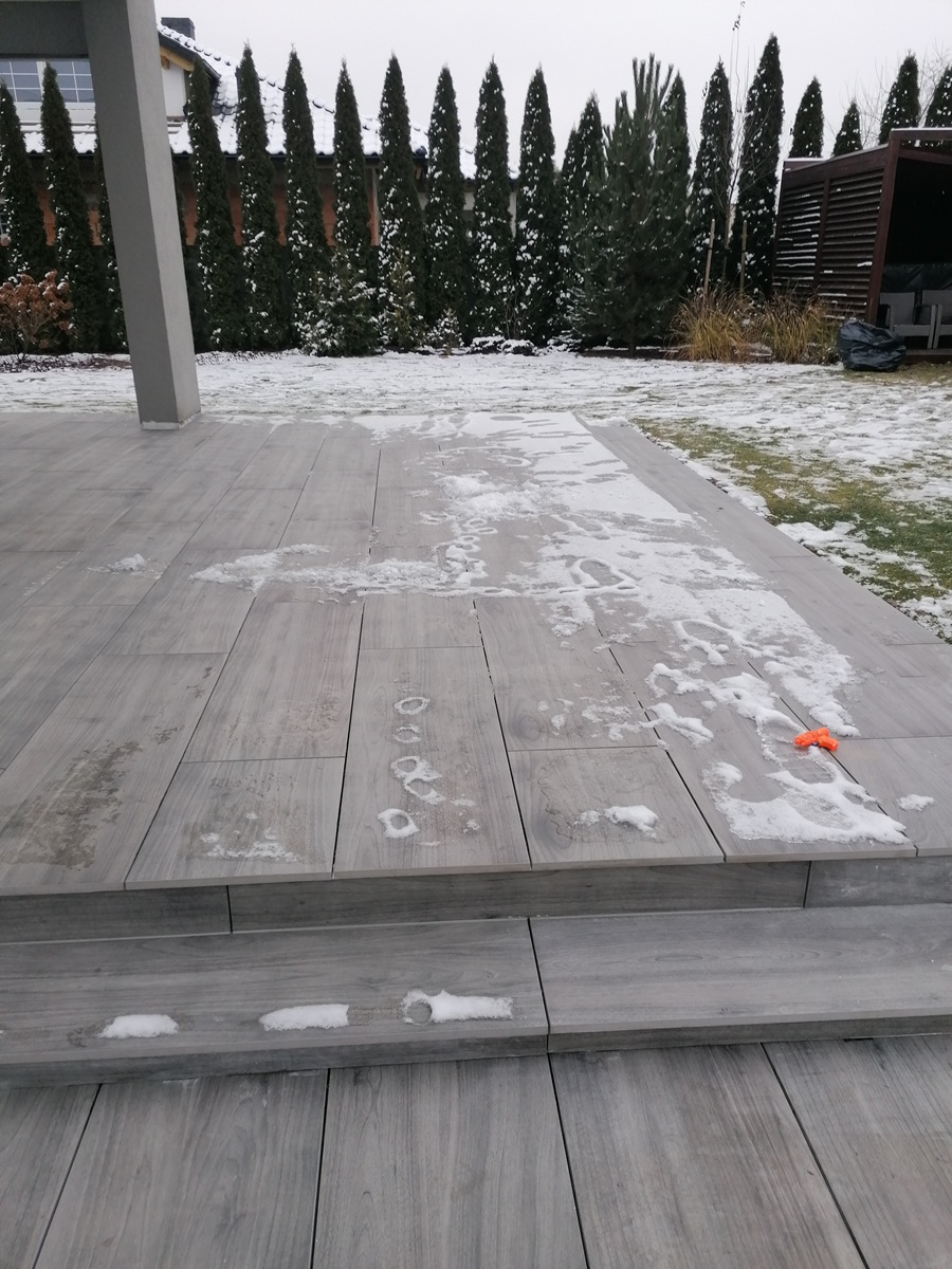 budowa tarasu z płyt gresowych.jpg